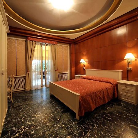 B&B La Terrazza Brescia Bagian luar foto