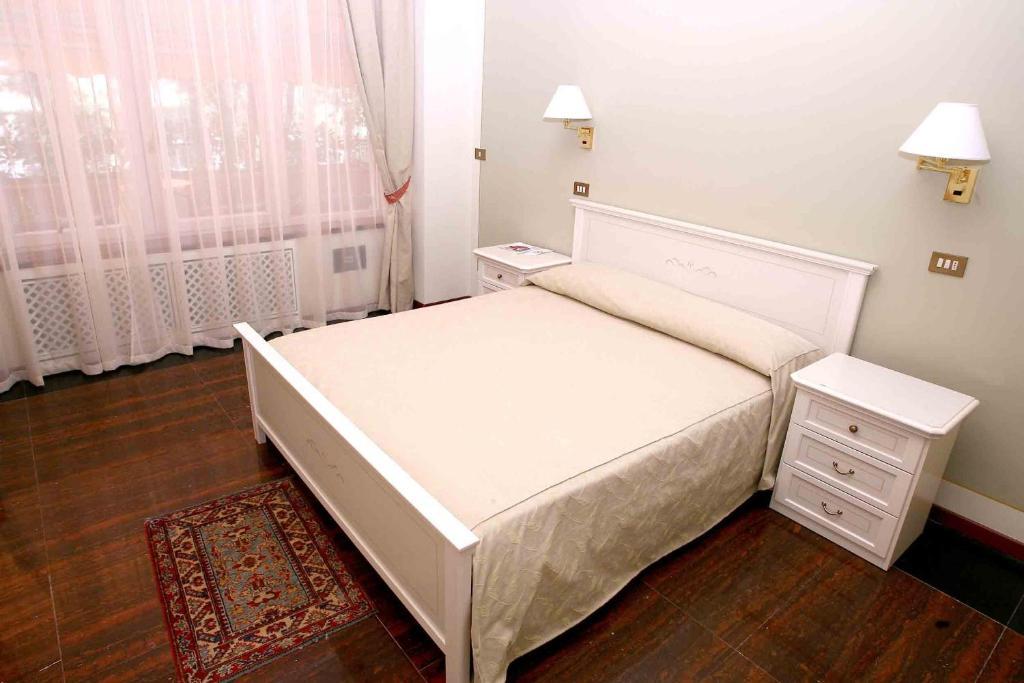 B&B La Terrazza Brescia Bagian luar foto