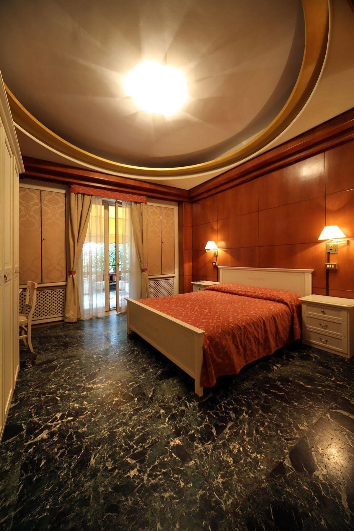 B&B La Terrazza Brescia Bagian luar foto