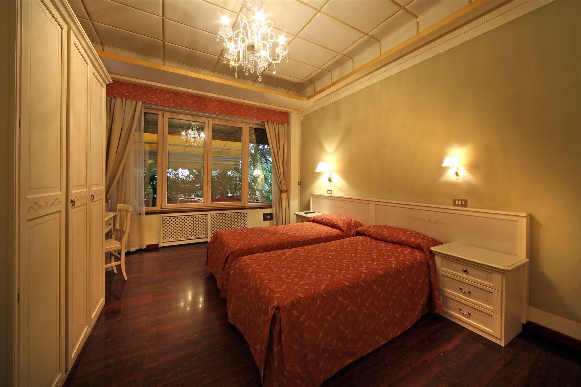 B&B La Terrazza Brescia Bagian luar foto