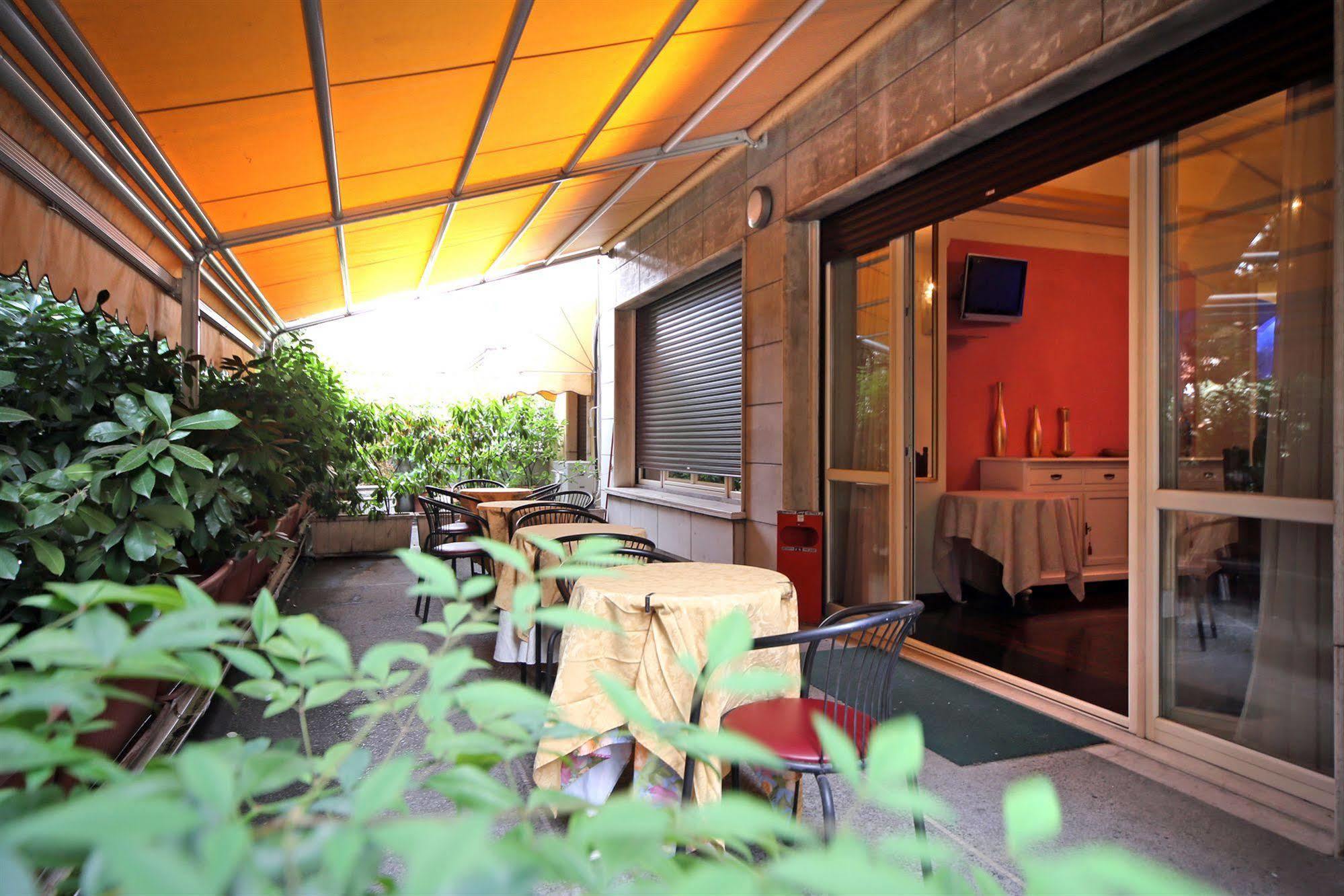 B&B La Terrazza Brescia Bagian luar foto