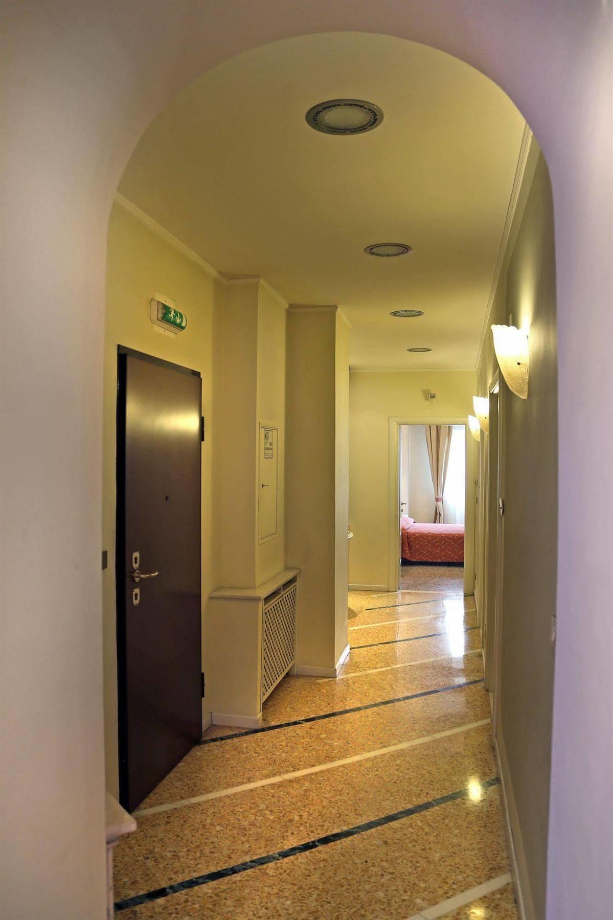 B&B La Terrazza Brescia Bagian luar foto